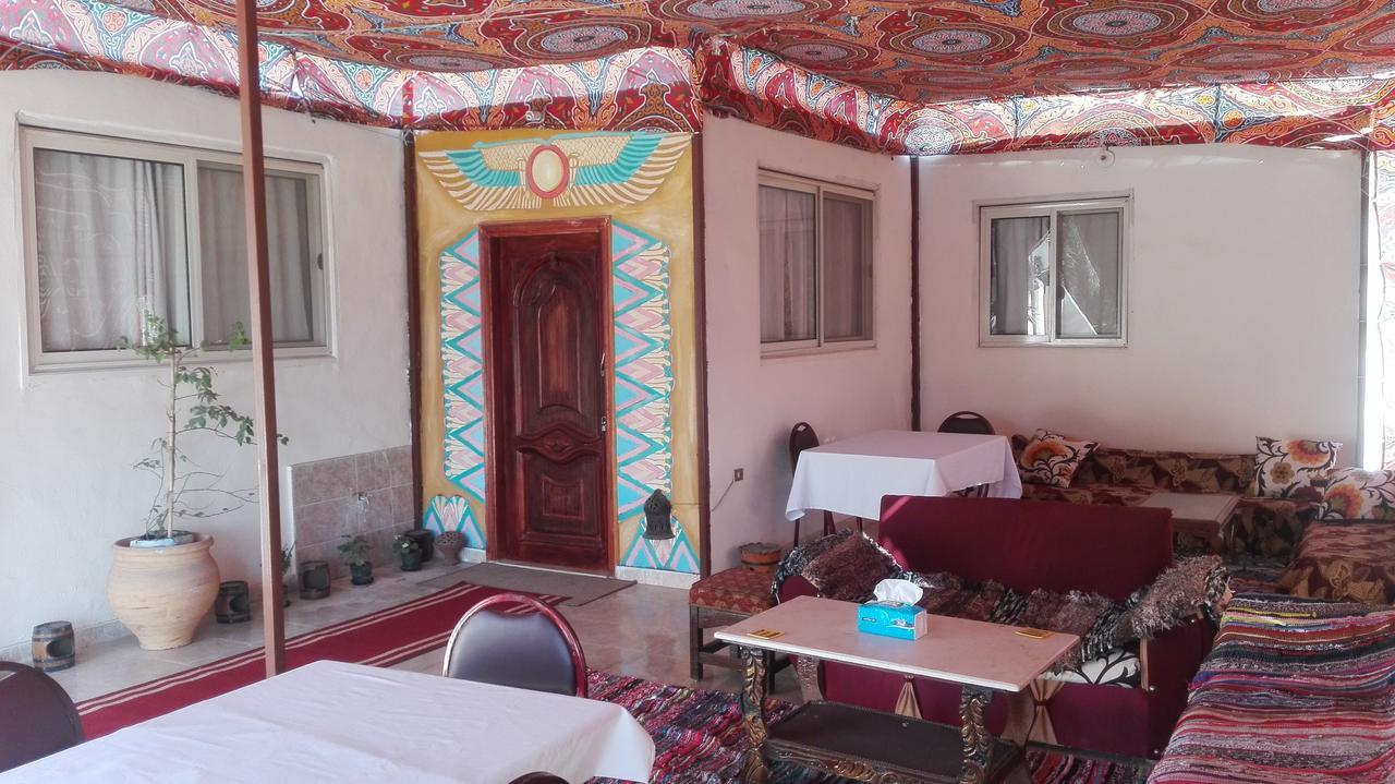 Pyramids Overlook Inn Kafrat al Jabal Exterior photo